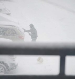 Read more about the article Photography: Man & Car in Blizzard